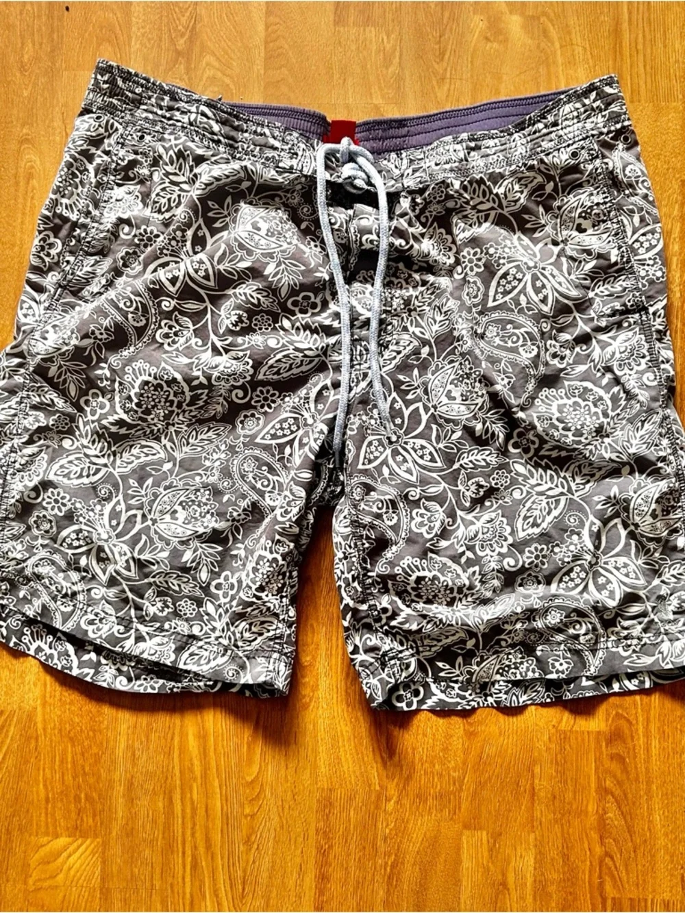 IZOD men’s grey/white paisley print swim trunks shorts Sz XXL